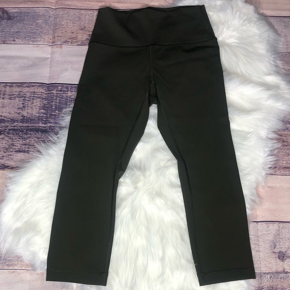 NWOT Lululemon Wunder Under High Rise Crop - Picture 3 of 3